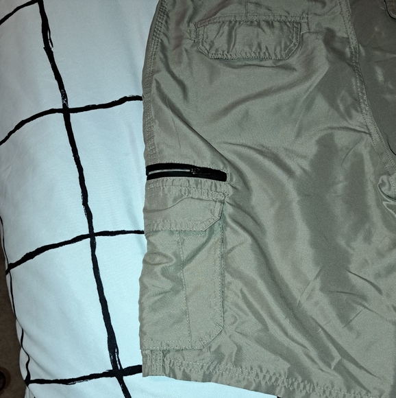 Burnside Shorts - Picture 6 of 6